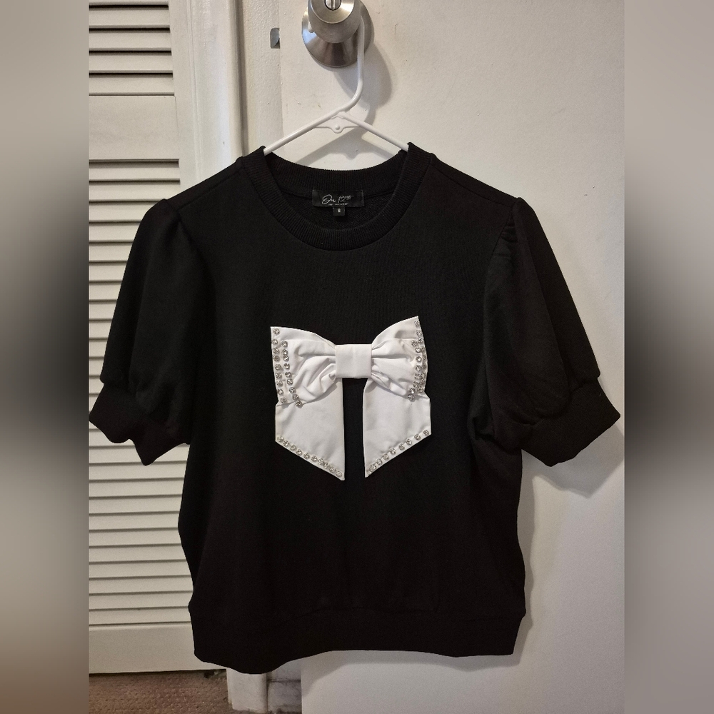 Black and White Graphic Bow Blouse
